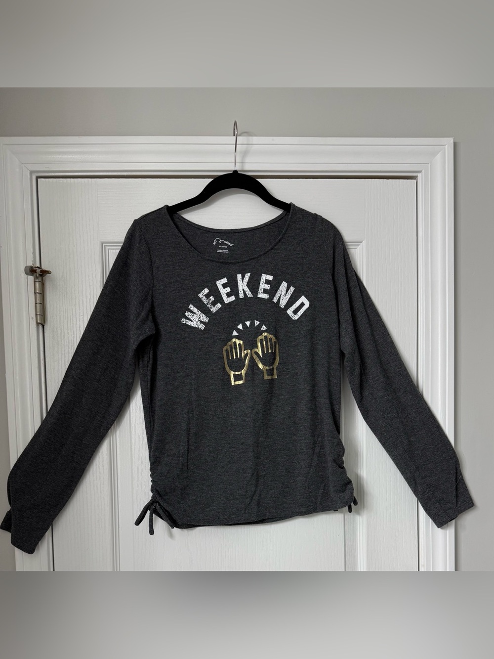 Weekend Graphic Long-Sleeve Tee - Gray